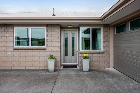 Photo of property in 8 Montague Grove, Stratford, 4332