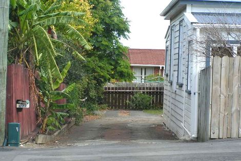 Photo of property in 72a Onewa Road, Northcote Point, Auckland, 0627