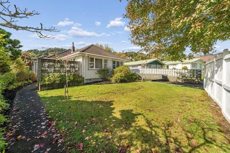 Photo of property in 13 Deller Grove, Silverstream, Upper Hutt, 5019
