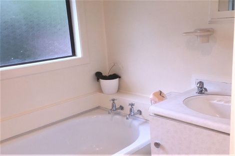 Photo of property in 8 Boler Place, New Lynn, Auckland, 0600