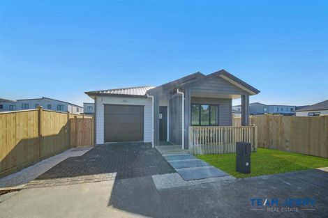 Photo of property in 45 Tributary Parade, Karaka, 2113