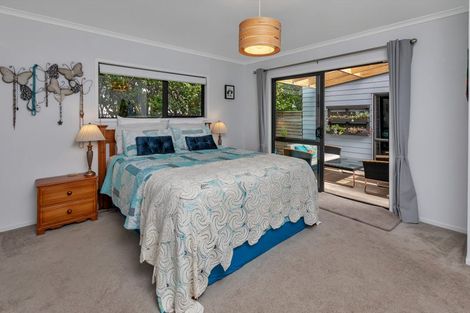 Photo of property in 1 Ishtar Place, One Tree Point, 0118