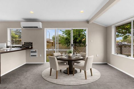 Photo of property in 2/1400 Woodstock Avenue, Mayfair, Hastings, 4122