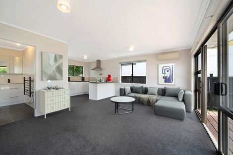Photo of property in 1/11 Ranui Station Road, Ranui, Auckland, 0612