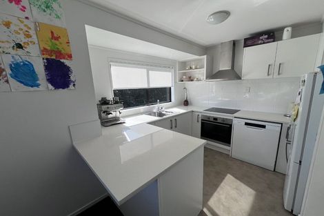Photo of property in 14 Royalty Rise, Red Beach, 0932