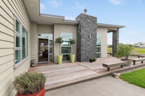 Photo of property in 3 Ngati Huia Place, Waitarere Beach, Levin, 5510