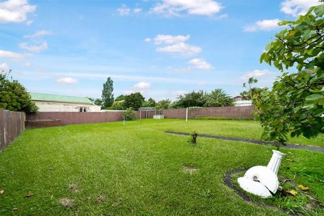 Photo of property in 81 Lynwood Road, New Lynn, Auckland, 0600