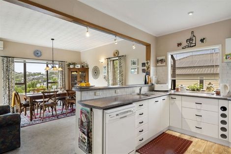 Photo of property in 1/10 Kiteroa Terrace, Rothesay Bay, Auckland, 0630