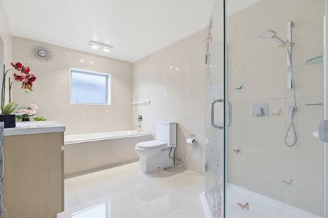 Photo of property in 21 San Prospero Crescent, Henderson, Auckland, 0612