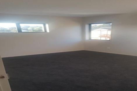 Photo of property in 3 Makora Road, Massey, Auckland, 0614