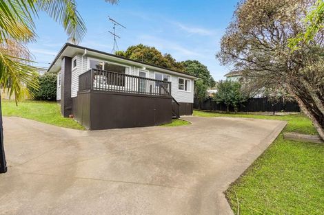 Photo of property in 1/28 Fairclough Road, Beach Haven, Auckland, 0626