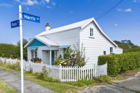 Photo of property in 8 Ross Street, Marton, 4710