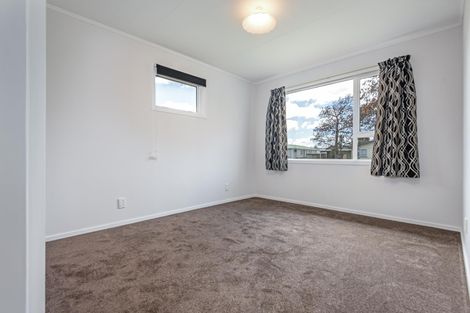 Photo of property in 18 Acacia Street, Kelvin Grove, Palmerston North, 4414