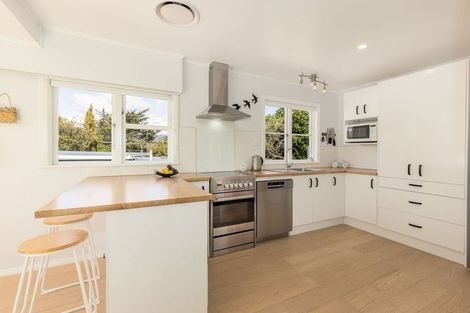 Photo of property in 71 Golf Road, Paraparaumu Beach, Paraparaumu, 5032