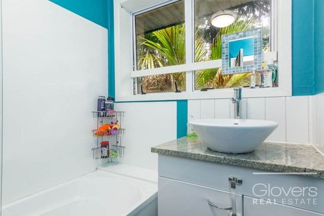 Photo of property in 21 Ngaio Road, Titirangi, Auckland, 0604