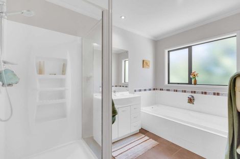 Photo of property in 8a Norfolk Drive, Cambridge, 3434