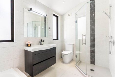 Photo of property in 40 Silver Moon Road, Albany Heights, Auckland, 0632