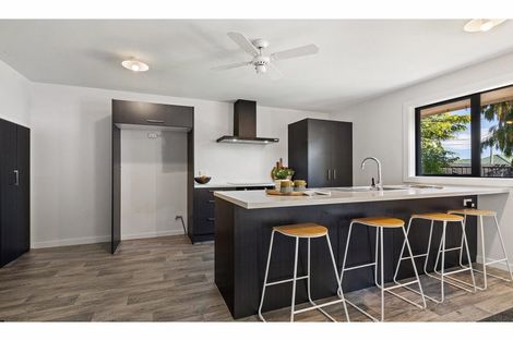 Photo of property in 100 Prestons Road, Redwood, Christchurch, 8051