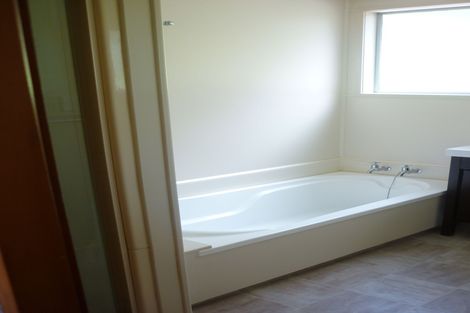 Photo of property in 18 Clyma Place, Massey, Auckland, 0614