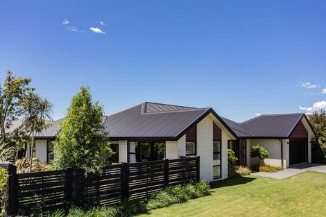 Photo of property in 14 Old Farm Place, Rangiora, 7400