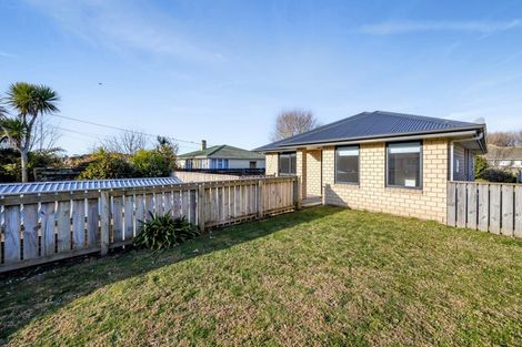 Photo of property in 8 Gladstone Street, Hawera, 4610