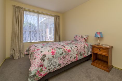 Photo of property in 2/125 Hawthornden Road, Avonhead, Christchurch, 8042