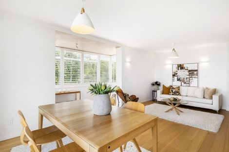 Photo of property in 3/25 Stanley Point Road, Stanley Point, Auckland, 0624