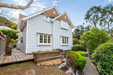 Photo of property in 2 Glen Road, Kelburn, Wellington, 6012