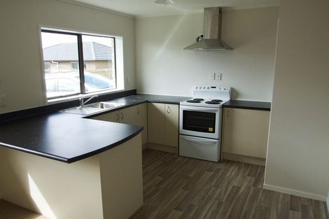 Photo of property in 2/98 Harris Street, Pukekohe, 2120