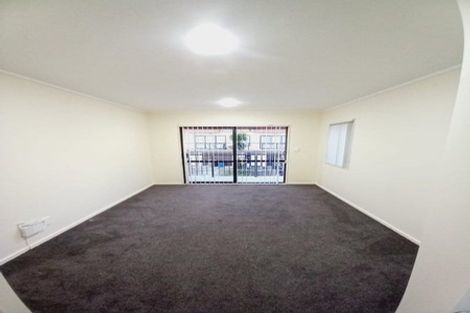 Photo of property in 19/8 Margan Avenue, New Lynn, Auckland, 0600