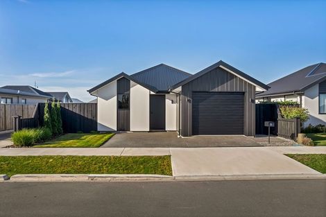 Photo of property in 25 Te Pakiaka Road, Pegasus, 7612