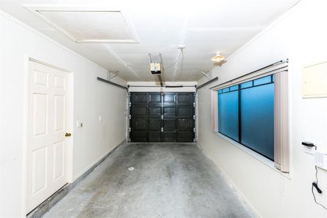 Photo of property in 30 Ginders Drive, Massey, Auckland, 0614