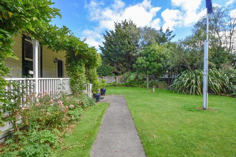 Photo of property in 60 Kuratawhiti Street, Greytown, 5712