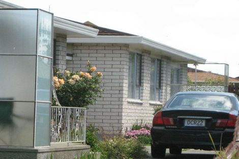 Photo of property in 21 Salford Avenue, Redwood, Christchurch, 8051