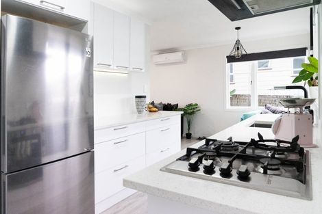 Photo of property in 18 Crosby Road, West Harbour, Auckland, 0618