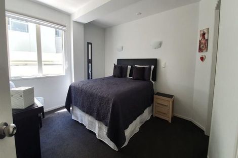 Photo of property in 45 Marine Parade, Mount Maunganui, 3116