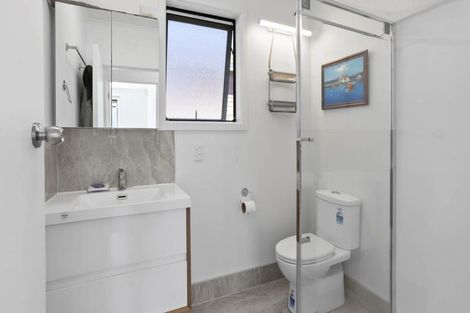 Photo of property in 39 Newington Road, Henderson, Auckland, 0612