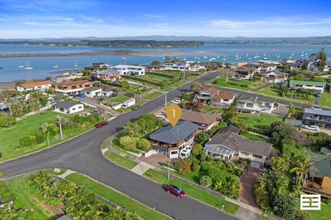 Photo of property in 1 Ruamoana Place, Omokoroa, 3114