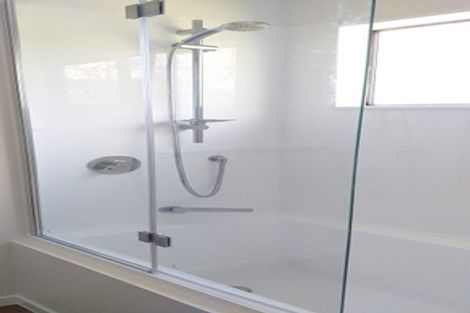 Photo of property in 2b Sunhaven Drive, Newlands, Wellington, 6037