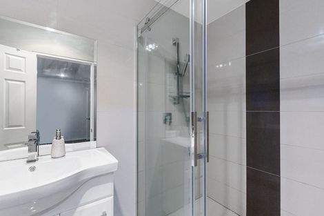 Photo of property in 13 Thomas Rea Place, Te Atatu South, Auckland, 0610