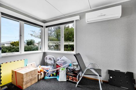 Photo of property in 1 Pacey Avenue, Hawera, 4610