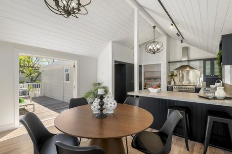 Photo of property in 95 Vauxhall Road, Devonport, Auckland, 0624