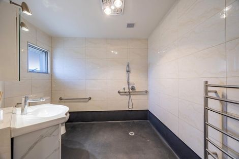 Photo of property in 21 Suncrest Drive, West Harbour, Auckland, 0618