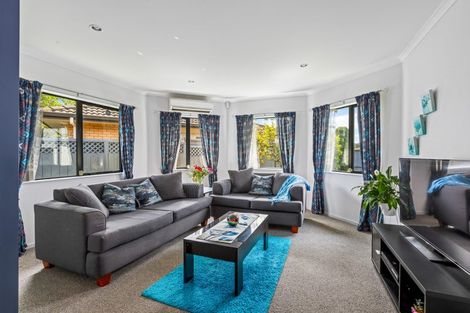 Photo of property in 7a Barberry Lane, Te Atatu Peninsula, Auckland, 0610
