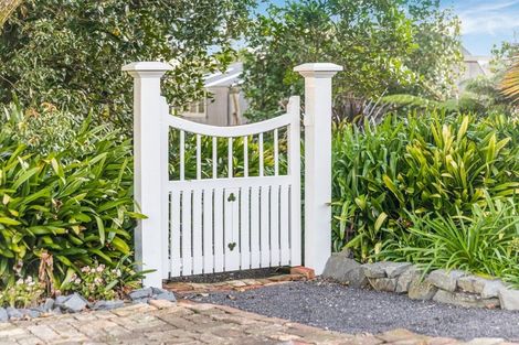 Photo of property in 377 Ostrich Farm Road, Pukekohe, 2679