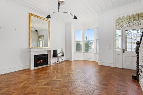 Photo of property in 54 Majoribanks Street, Mount Victoria, Wellington, 6011