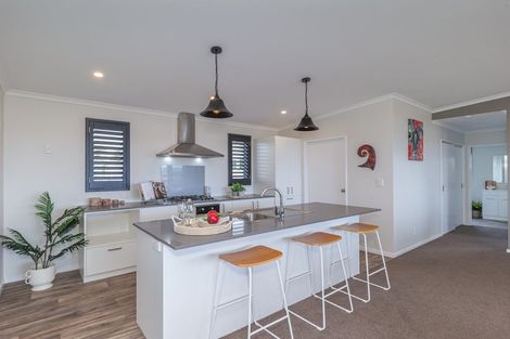 Photo of property in 6 Arataki Grove, Waitarere Beach, Levin, 5510