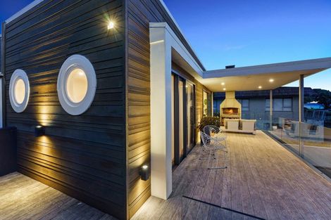 Photo of property in 79 Marine Parade, Paraparaumu Beach, Paraparaumu, 5032