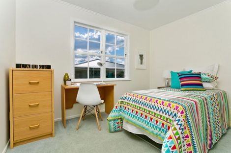 Photo of property in 117 Stanley Road, Glenfield, Auckland, 0629