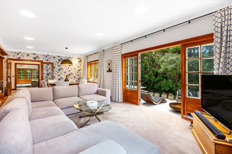 Photo of property in 2 Glen Road, Kelburn, Wellington, 6012